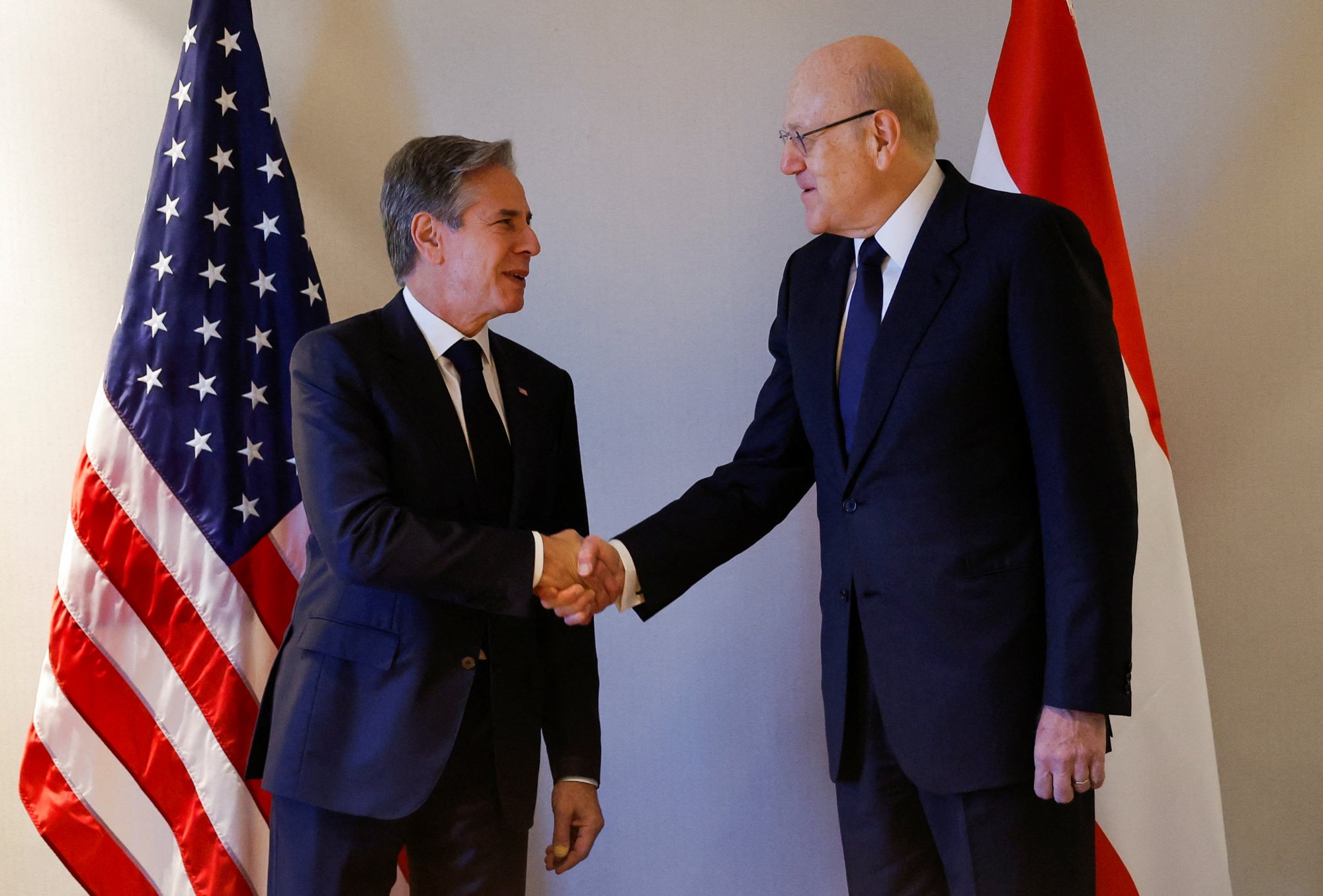 Μπλίνκεν προς πρωθυπουργό Λιβάνου: «Ευχαριστώ που  δεν συρθήκατε στον πόλεμο»