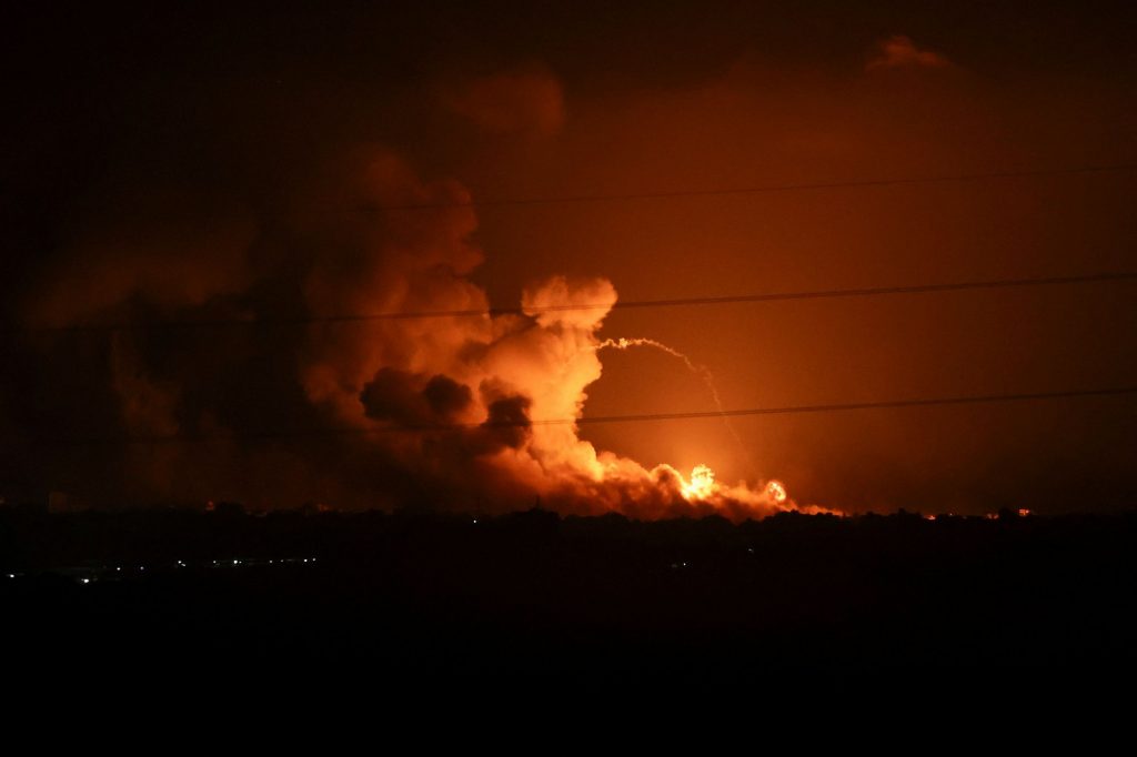 Live: Χωρισμένη σε νότια και βόρεια η Γάζα – Συνεχίζονται οι επιθέσεις σε αμάχους – Πολιτική κόντρα στο Ισραήλ