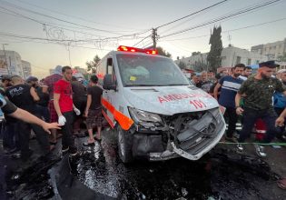 Λωρίδα της Γάζας: Ως έγκλημα πολέμου πρέπει να διερευνηθεί η ισραηλινή επίθεση σε ασθενοφόρο