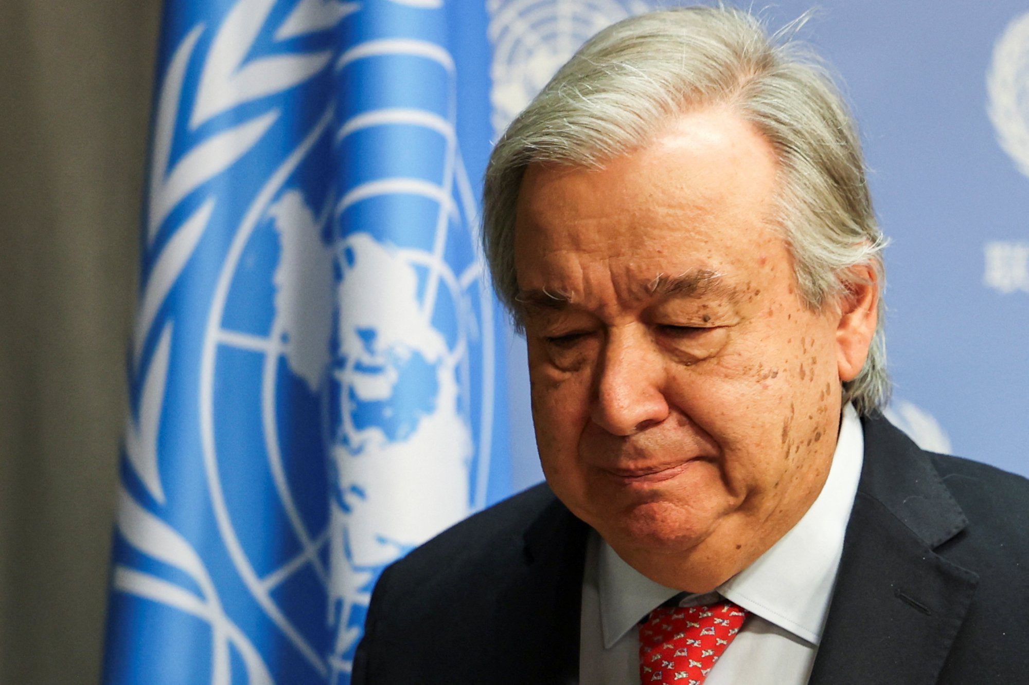 ΟΗΕ: Ο Αντόνιο Γκουτέρες αποκάλεσε «Αχτίδα ελπίδας και ανθρωπιάς» την παράταση της εκεχειρίας στη Γάζα.