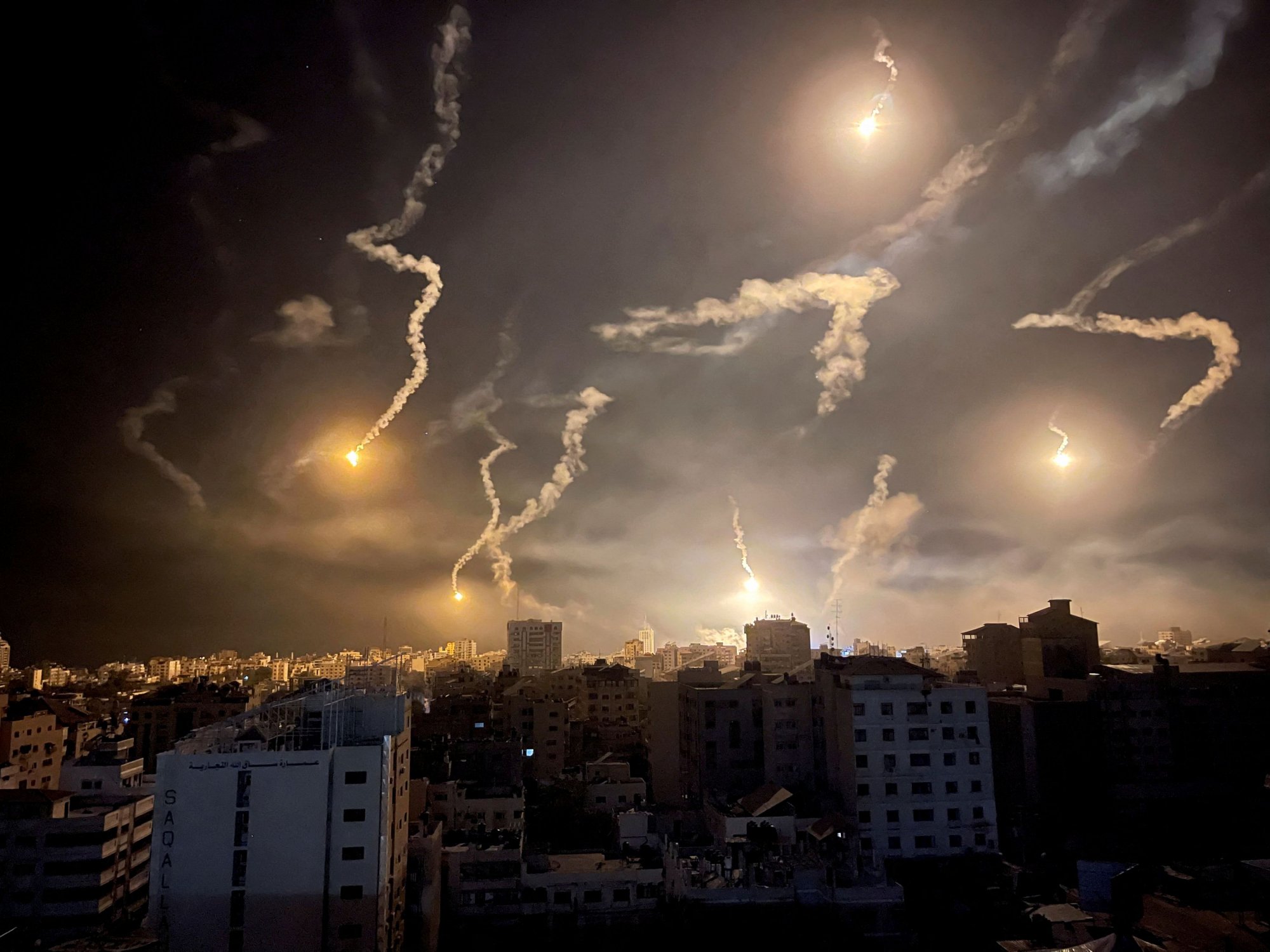Live: Σφοδροί βομβαρδισμοί στην Γάζα - Φόβοι για δεκάδες θύματα - Κατάληψη στο Άγαλμα της Ελευθερίας
