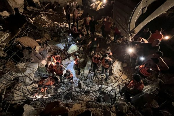 Αναζητώντας τα χαμένα προσχήματα…