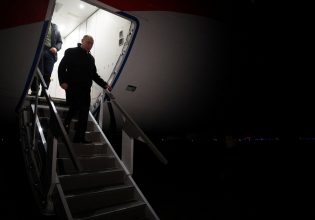 Πούτιν: Αιφνιδιαστική επίσκεψη στο γενικό επιτελείο στρατού για τον πόλεμο στην Ουκρανία