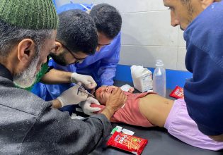 Γάζα: Φωνάζουν και προσεύχονται στις επεμβάσεις χωρίς αναισθησία