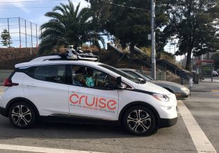 Αυτόνομα οχήματα: Γιατί τράβηξαν χειρόφρενο τα ρομποτικά ταξί της General Motors