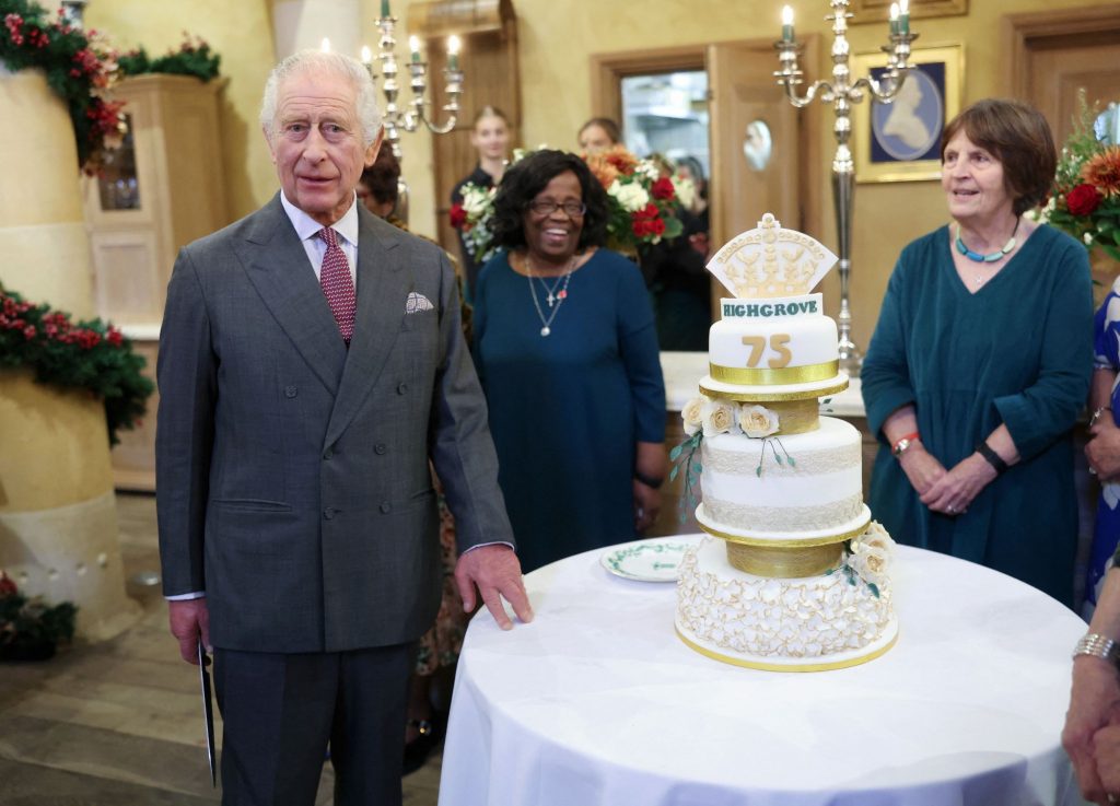Ο Βασιλιάς Κάρολος γιόρτασε τα 75α γενέθλιά του με παραδοσιακό πάρτι τσαγιού