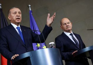 «Καρφί» Ερντογάν στον Σολτς: «Μιλάμε ελεύθερα γιατί δεν χρωστάμε τίποτα στο Ισραήλ»