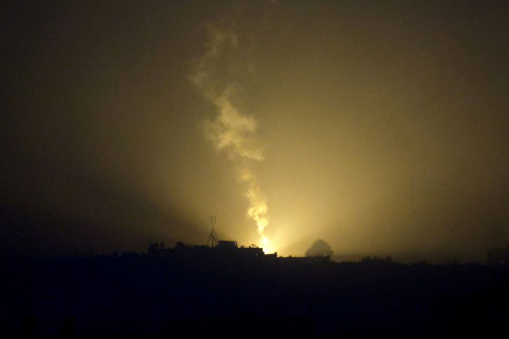 Γάζα: Βομβαρδισμός στην Λωρίδα από τον βορρά προς τον νότο – Οι στόχοι είναι πολυκατοικίες