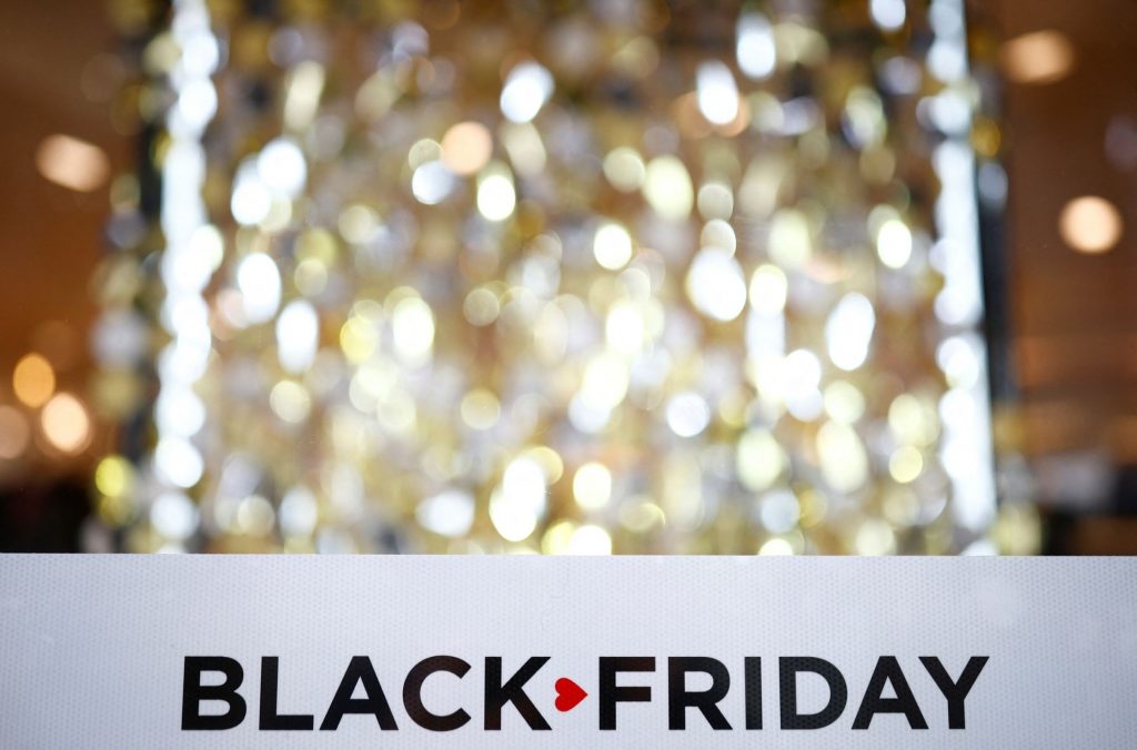 Black Friday: Επτά στους 10 θα αγοράσουν ηλεκτρικές συσκευές και έπιπλα