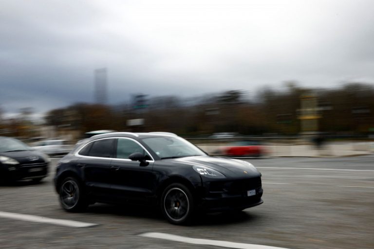 Παρίσι: Δημοψήφισμα για τα τέλη στάθμευσης των SUV στην πόλη