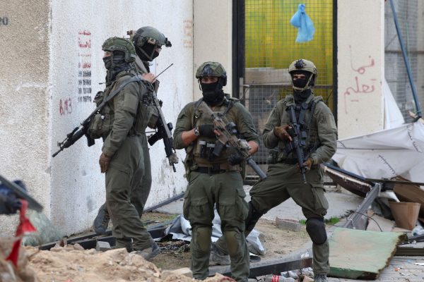 Ισραήλ – Χαμάς: Ο λόγος που αναβλήθηκε η απελευθέρωση ομήρων – Οι συνομιλίες στο «παρά πέντε»