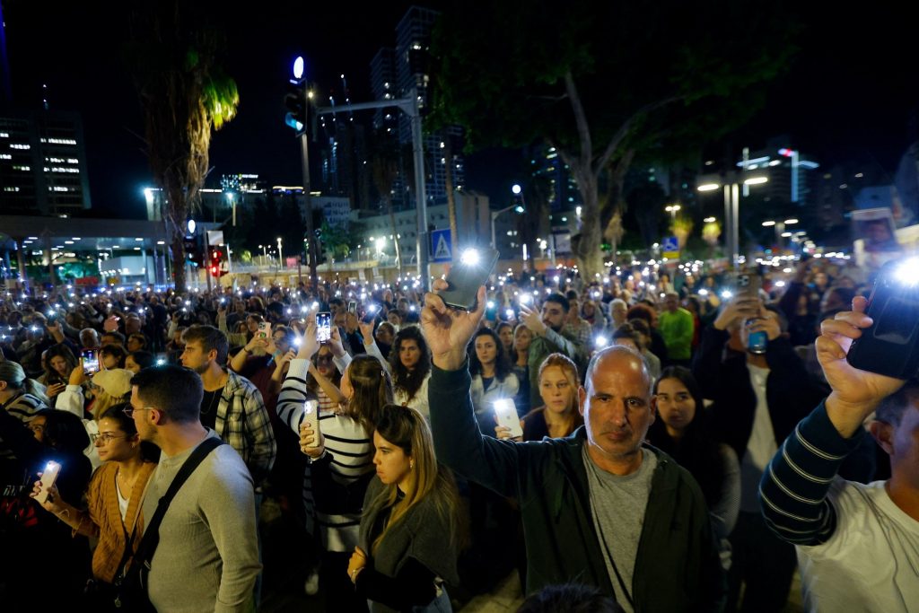 Ισραήλ: Μεγάλο συλλαλητήριο στο Τελ Αβίβ – 100.000 πολίτες ζητούν την απελευθέρωση των ομήρων