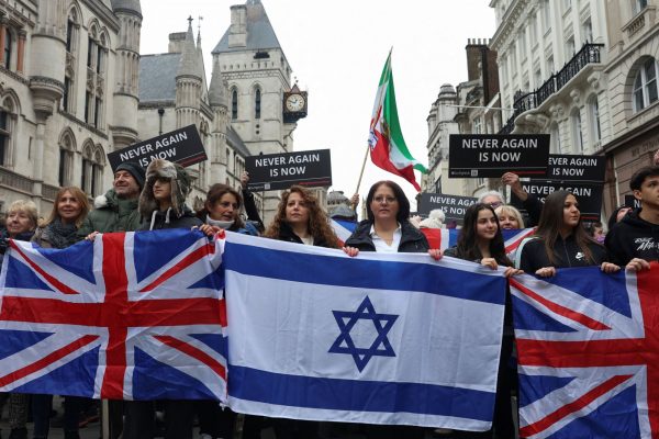 Βρετανία: Μεγάλη πορεία κατά του αντισημιτισμού, μια μέρα μετά την κινητοποίηση για την Παλαιστίνη