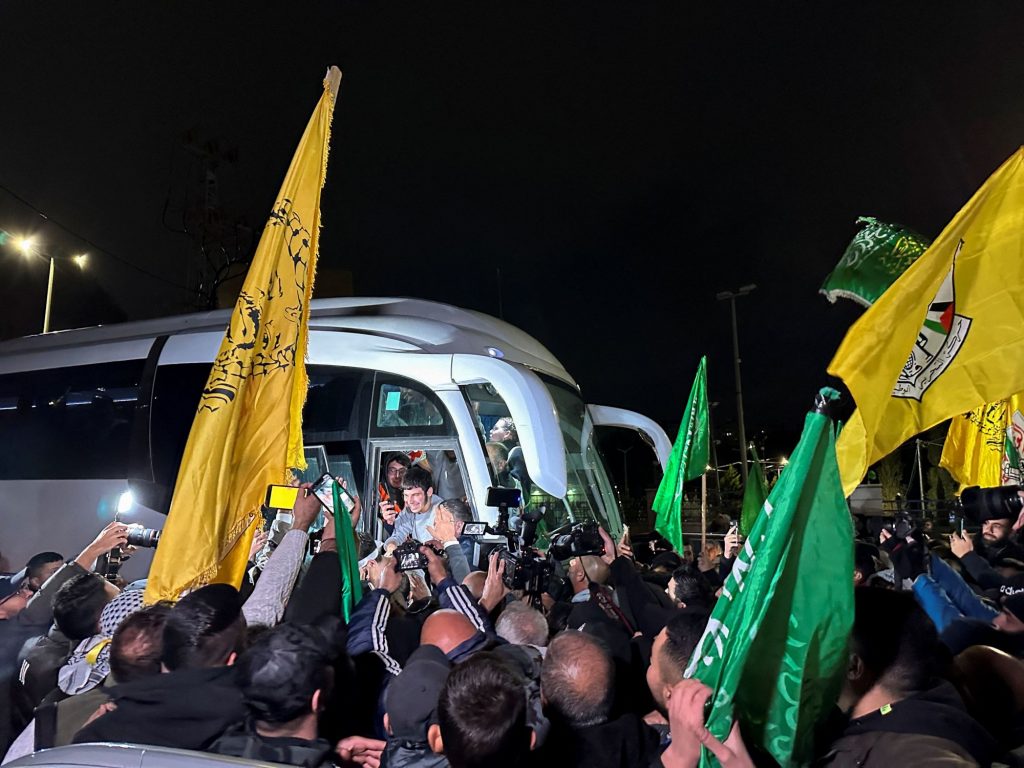 Παλαιστίνη: Απελευθερώθηκαν 30 Παλαιστίνιοι στο πλαίσιο της ανταλλαγής αιχμαλώτων (βίντεο)