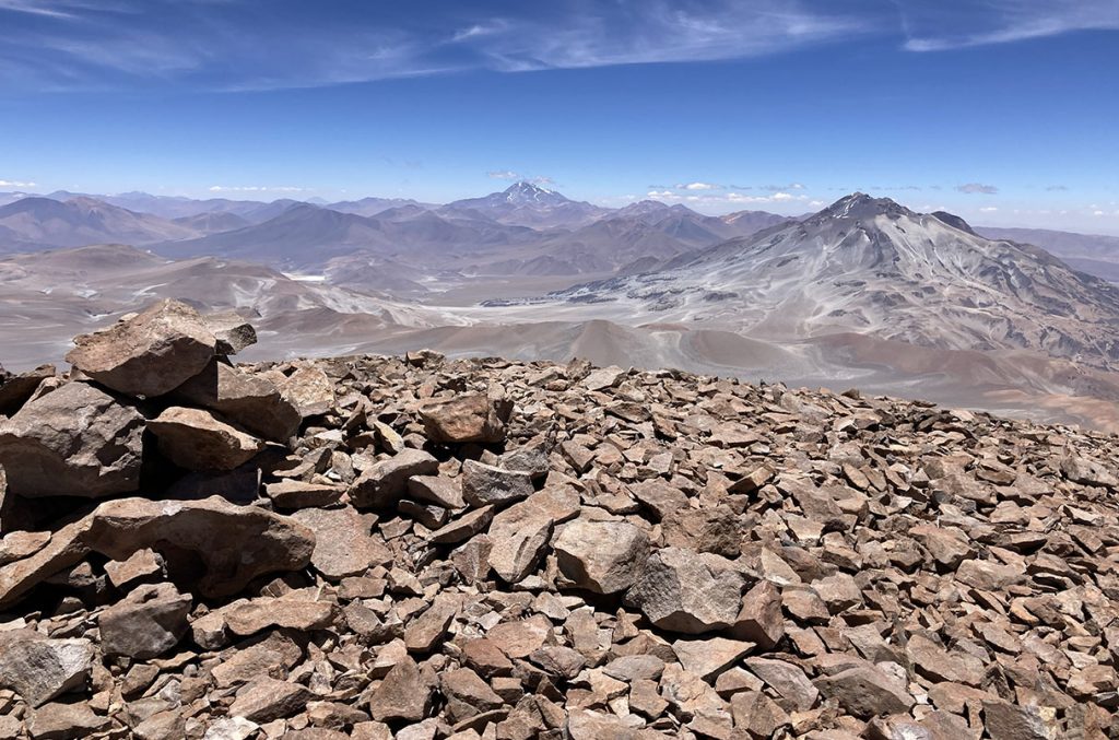 Θρίαμβος στα 6.700 μέτρα – Το θηλαστικό που συνεχίζει όταν οι αλπινιστές λιποθυμούν