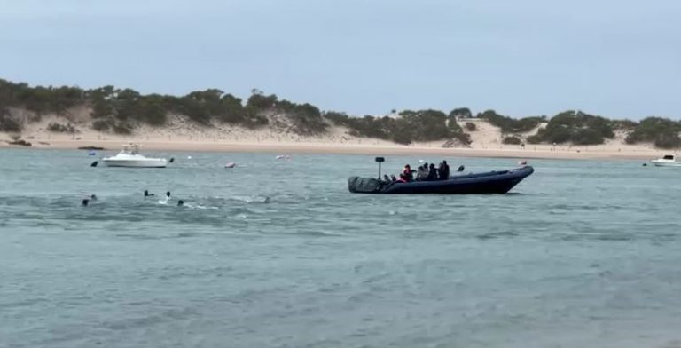 Ισπανία: Διακινητές πέταξαν μετανάστες από ταχύπλοο – Τέσσερις ανασύρθηκαν νεκροί από τη θάλασσα