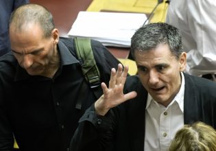 Παράθυρο συνομιλίας Βαρουφάκη στους αποχωρήσαντες του ΣΥΡΙΖΑ – «Ανοησία το μαξιλαράκι»