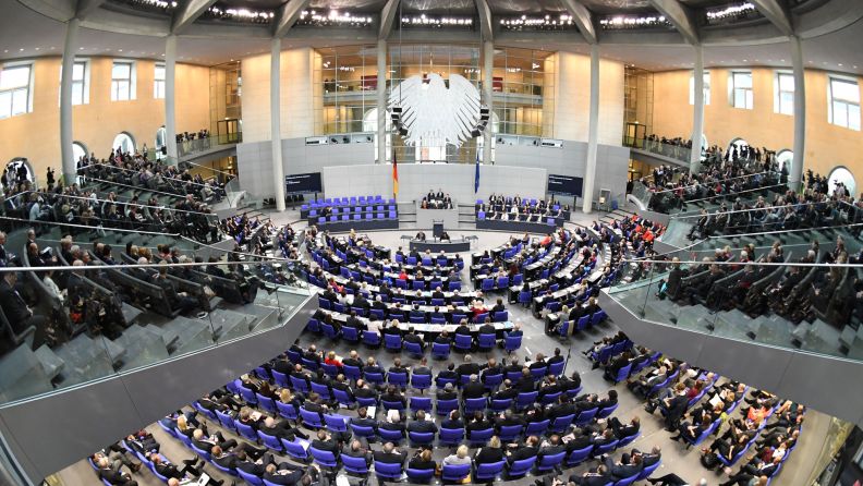 Γερμανία: Αναβάλλεται η συζήτηση για τον προϋπολογισμό, λόγω «τρύπας» 60 δισεκατομμυρίων