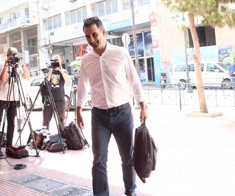 Δεν επιθυμούμε την αναπαλαίωση του ΣΥΡΙΖΑ, λέει ο Χαρίτσης