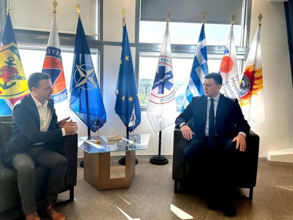 Στο in τι συζητήθηκε στη συνάντηση Χάρη Δούκα με Βασίλη Κικίλια και Γιώργο Πατούλη