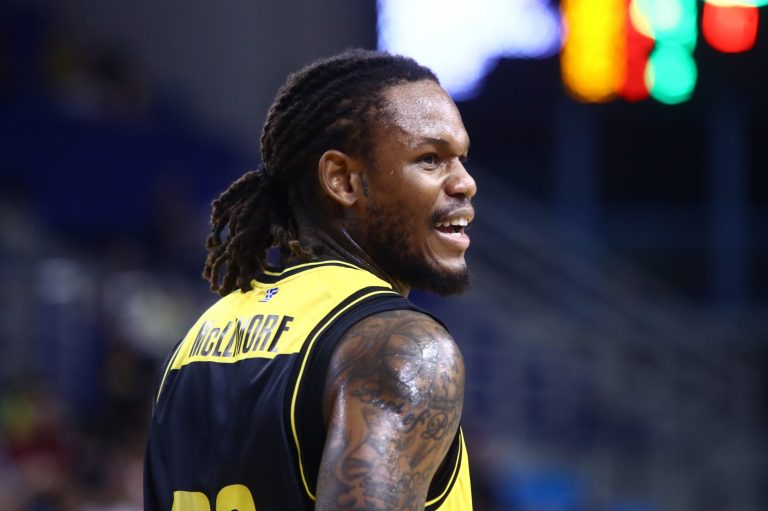 Ανησυχία στην ΑΕΚ: Τραυματίστηκε ο ΜάκΛεμορ