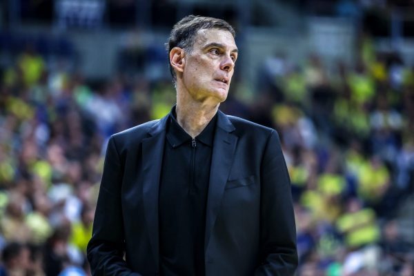 Μπαρτζώκας: «Χάσαμε τρία αμυντικά ριμπάουντ, υπάρχει και ένα ερωτηματικό με το επιθετικό φάουλ στον Πίτερς»