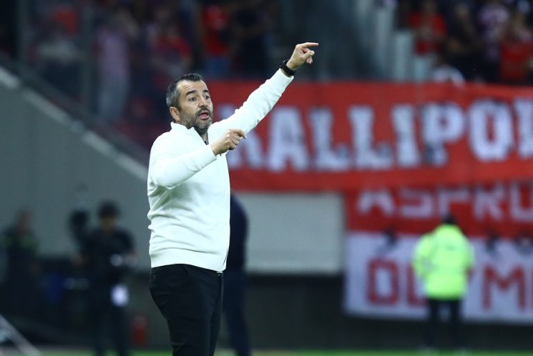 LIVE & Live streaming: Η συνέντευξη Τύπου του Μαρτίνεθ ενόψει Γουέστ Χαμ