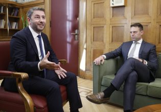 Ο Σημίτης «γκρεμίζει» τις γέφυρες ΣΥΡΙΖΑ – ΠΑΣΟΚ