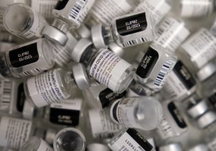 Η Ιταλία «ξέχασε στα ψυγεία» τα εμβόλια κορoνοϊού