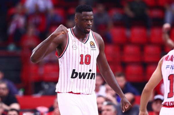 Φαλ: «Σταματήσαμε να παίζουμε στη δεύτερη περίοδο»