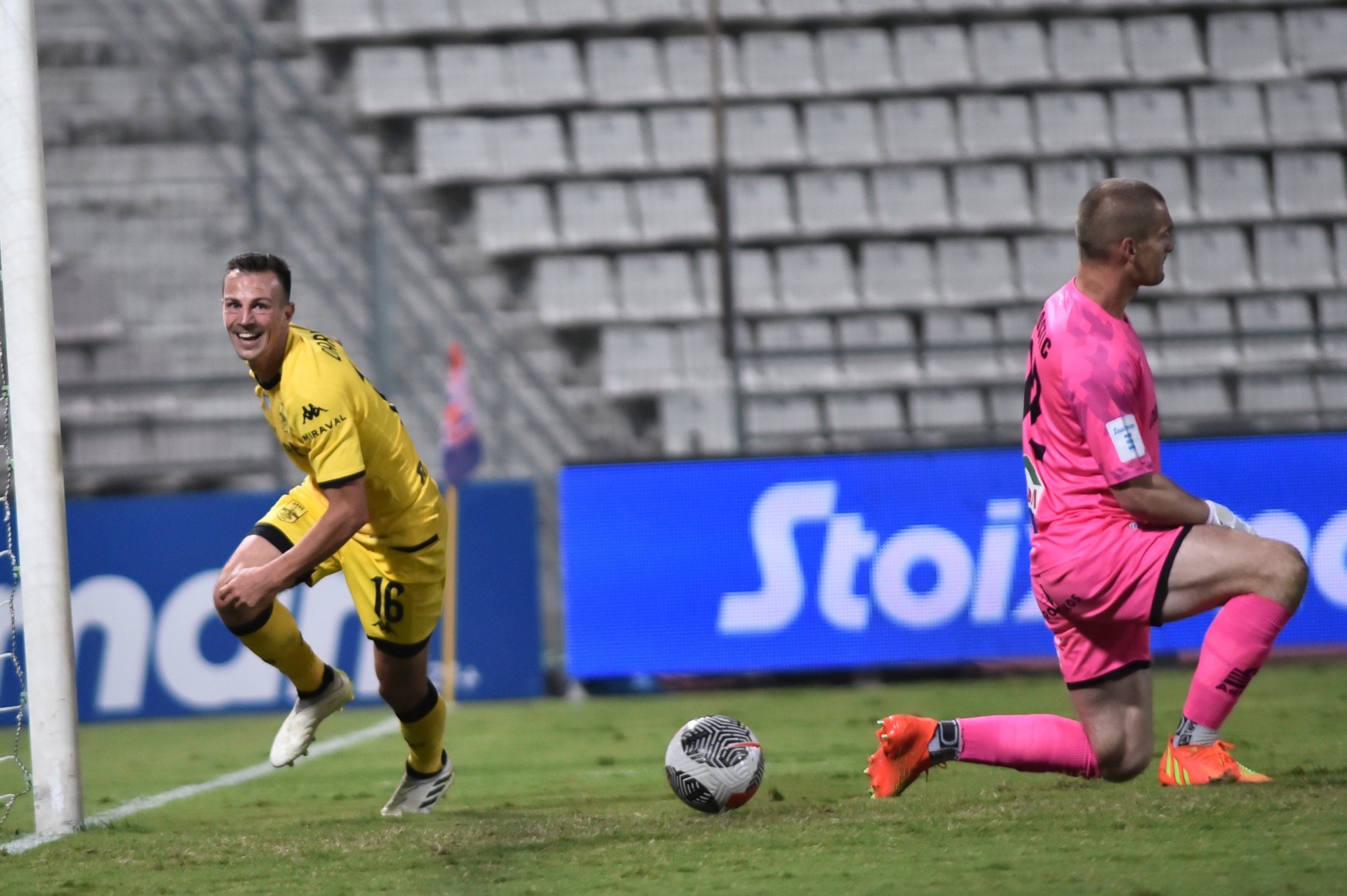 Βόλος – Άρης 0-2: Μορόν και Νταρίντα έδωσαν το τρίποντο στους Κίτρινους