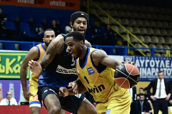 Περιστέρι – Καρδίτσα 77-48: Παράσταση για ένα ρόλο