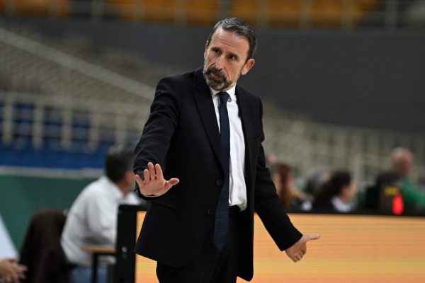 Πλάθα: «Είμαι περήφανος για τους παίκτες μου»