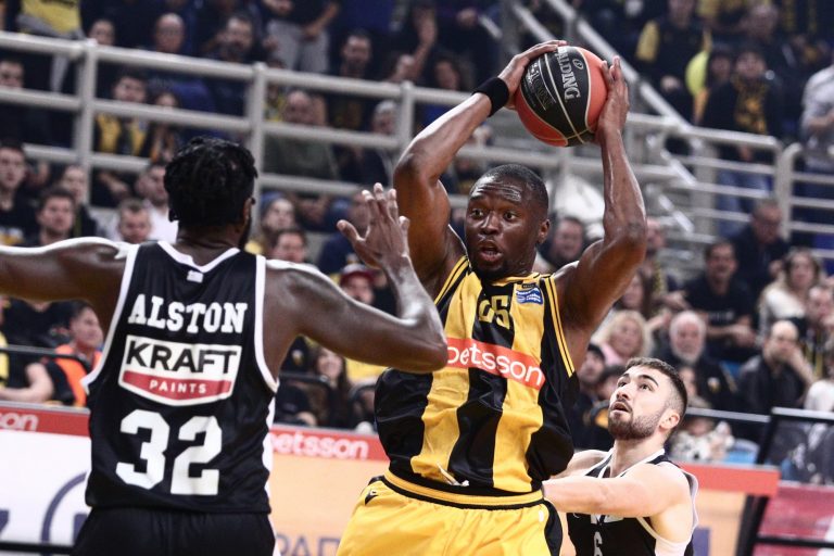 ΑΕΚ – ΠΑΟΚ 90-70: Ανατροπή από το -17 με «μυθικό» Καμπενγκέλε!