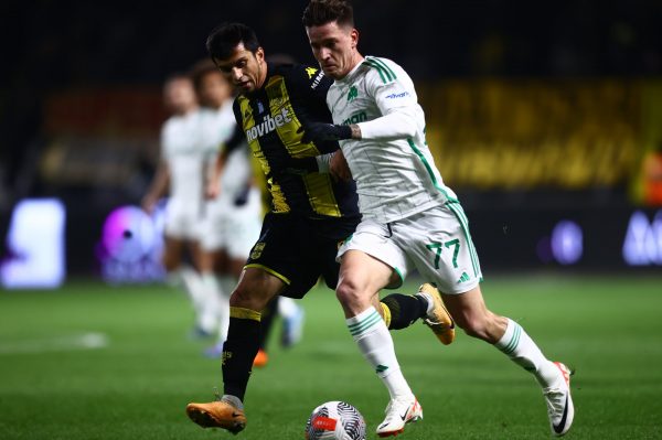 Πρώτος στη βαθμολογία, τελευταίος στα ντέρμπι!