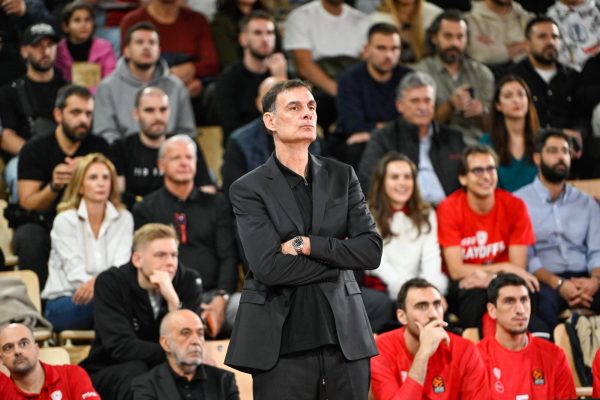 Μπαρτζώκας: «Δύο καλάθια του Μάικ Τζέιμς έκριναν το παιχνίδι»