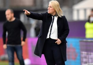 Όταν ο Σερ Άλεξ τηλεφωνεί στην Έμα Χέιζ, για να μιλήσουν για ποδόσφαιρο