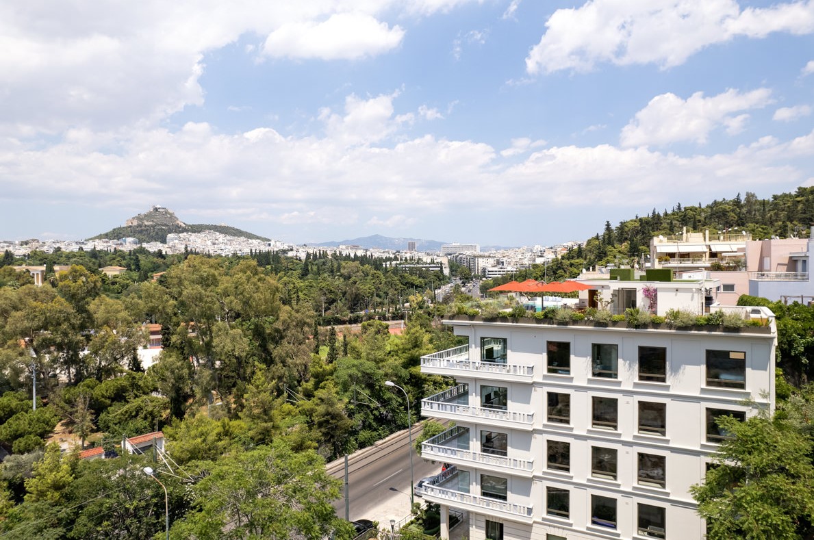Στέφανος Κασσελάκης: Μέσα στο κτίριο όπου στεγάζεται το πολυτελές διαμέρισμα που νοικιάζει