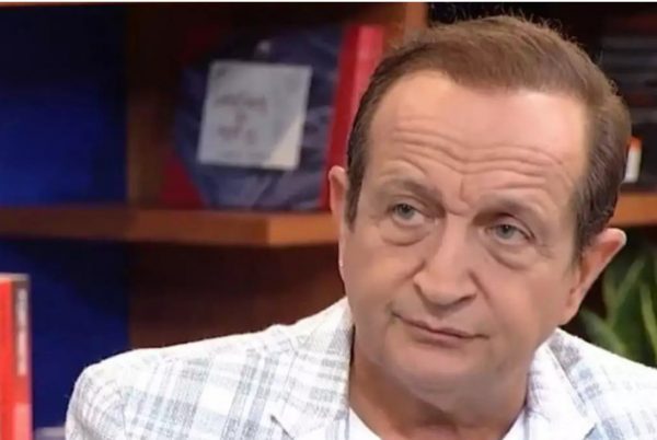 Σπύρος Μπιμπίλας: «Πασίγνωστο σήριαλ πληρώνει τους ηθοποιούς με φαγητό»