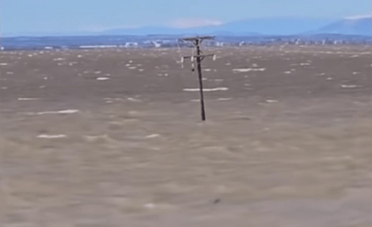 Λίμνη Κάρλα: Καλύπτει μέχρι και τα χωράφια το νερό