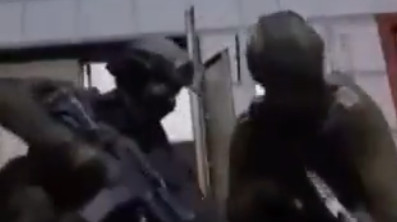 Δυτική Όχθη: «Αυτό που είδατε δεν είναι τίποτα» – Παλαιστίνιος για τον ξυλοδαρμό από τον ισραηλινό στρατό