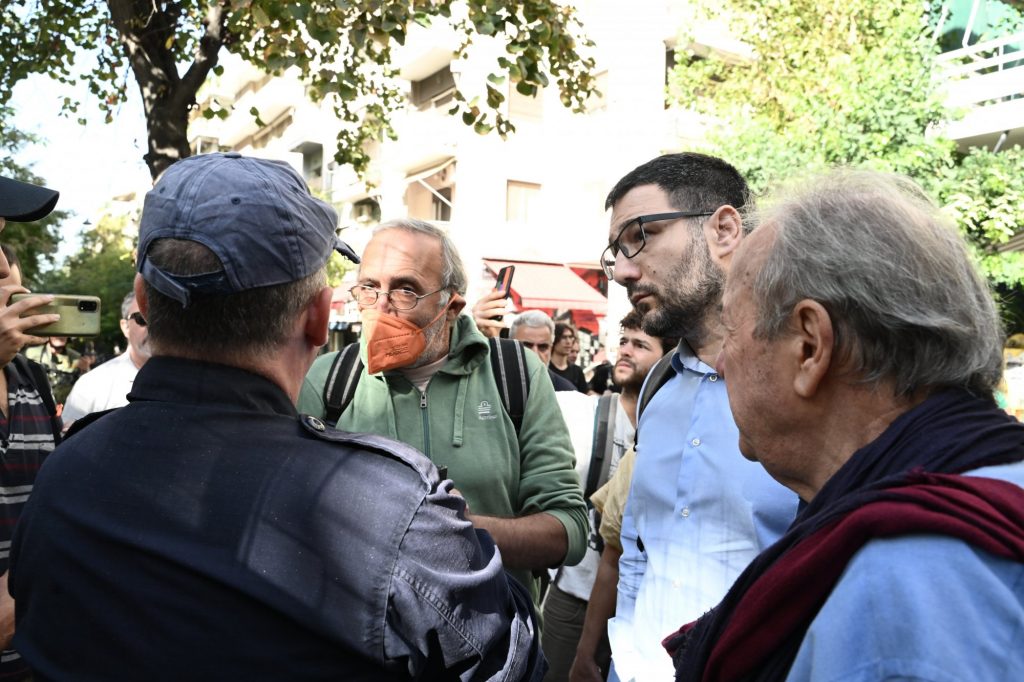 Εξάρχεια: Ο Ηλιόπουλος καταθέτει μήνυση για τις κοπές δέντρων – «Ζητήσαμε τις άδειες, δεν πήραμε απάντηση»