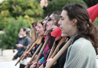 Μεγάλη πορεία στο κέντρο της Αθήνας κατά της έμφυλης βίας