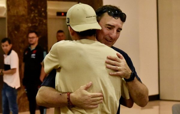 Συγκινητική στιγμή: Η επανένωση του Λουίς Ντίαζ με τον πατέρα του