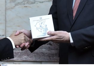 Προϋπολογισμός 2024: Χτυπούν την κυβέρνηση εκεί που πονάει