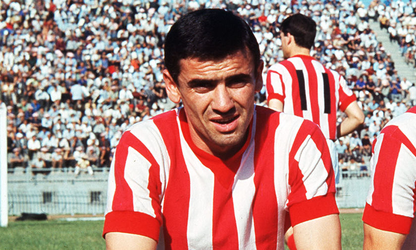 Σπάνε οι χορδές μας φωνάζοντας, «έμπαινε Γιούτσο, έμπαινε..»