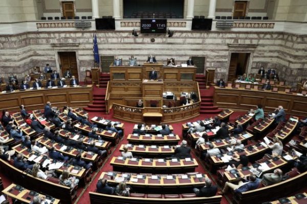 Την εξαίρεση των ελεύθερων επαγγελματιών των Δήμων τους ζητάνε τρεις Δήμαρχοι