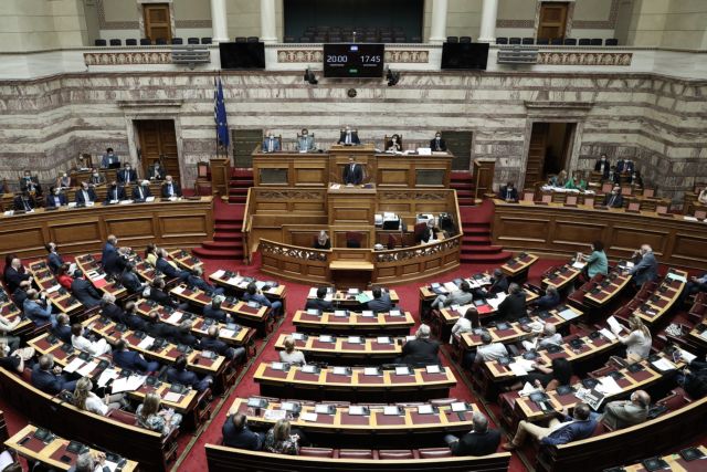 Την εξαίρεση των ελεύθερων επαγγελματιών των Δήμων τους ζητάνε τρεις Δήμαρχοι