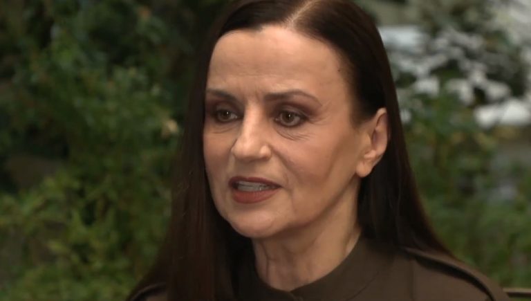 Καρυοφυλλιά Καραμπέτη: «Δεν παντρεύτηκα ποτέ γιατί…»