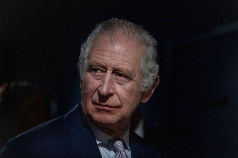 Οι ιδιοτροπίες του βασιλιά Καρόλου: Σιδερωμένα κορδόνια και προσωπικό κάθισμα τουαλέτας